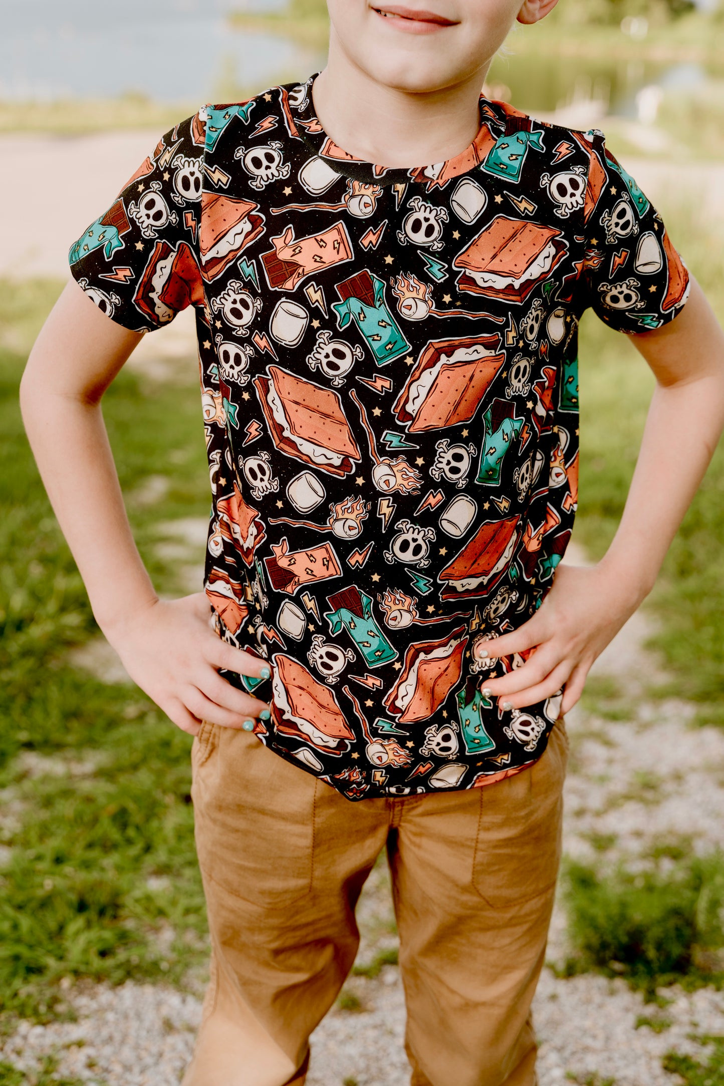 Mischief Tee – S’mores & Skulls